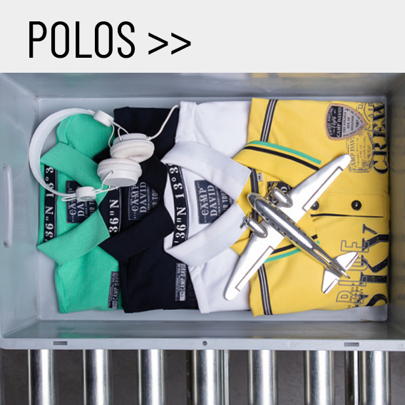Polos in 4 verschiedenen Farben