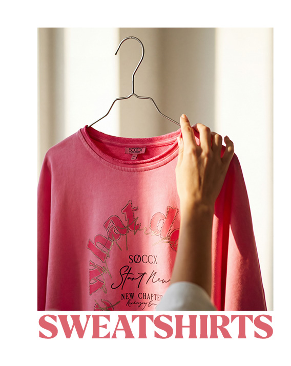 Sweatshirt auf einem Bügel