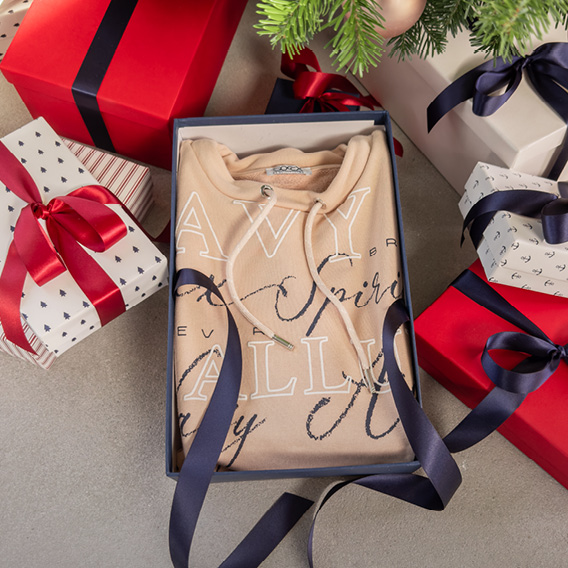 Pullover in Geschenkverpackung